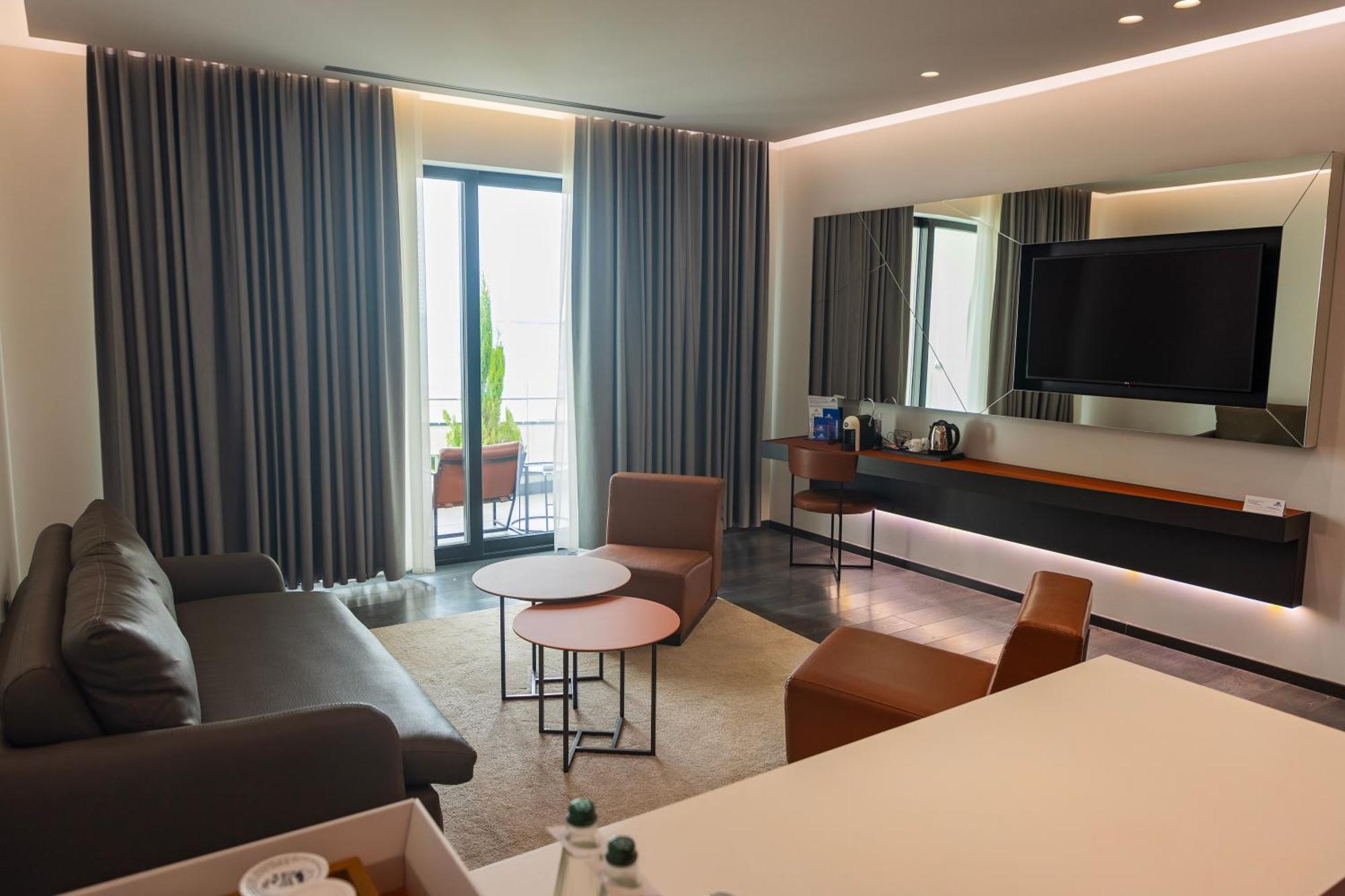 Maritim Marina Bay & Casino Adult Friendly Готель Вльора